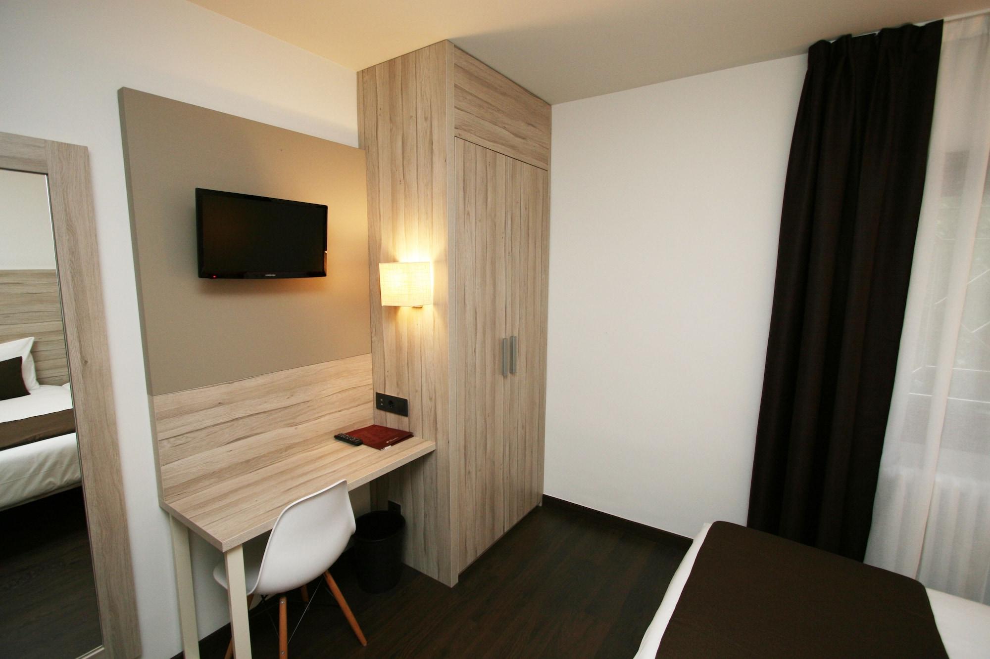 Hotel Pyrenees